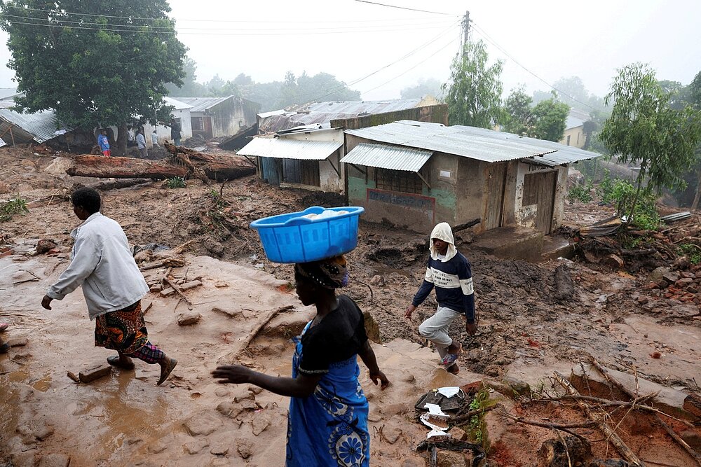 Blantyre, Malawi: Dorfbewohner versuchen, Schäden durch Zyklon  zu beheben