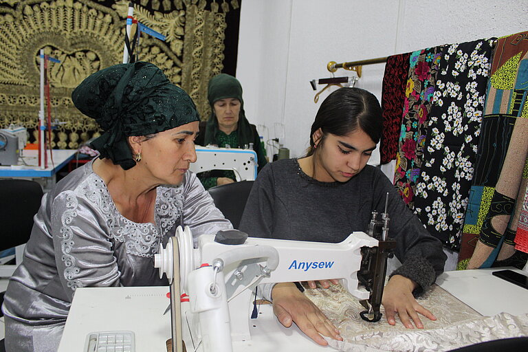 Safargul S. in one of her sewing workshop sessions.