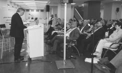 Ernst-Dieter Rossmann inaugura la discusión